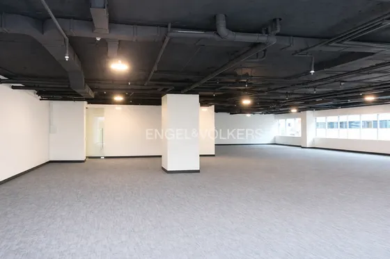 Oficina Habilitada En Arriendo El Golf 317 M2