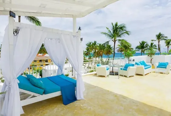 Penthouse En Venta En Punta Cana, Los Corales, Amueblado, Frente A La Playa