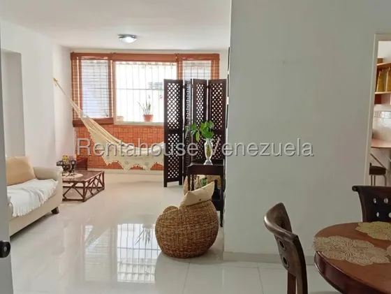 Bello Apartamento En Alquiler, Urb. Los Ruices