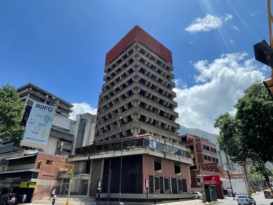 Oficina En Venta Los Dos Caminos Av. Rómulo Gallegos 31m², Jg