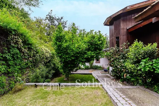 Casa En Venta De 4 Dorm. En Lo Barnechea