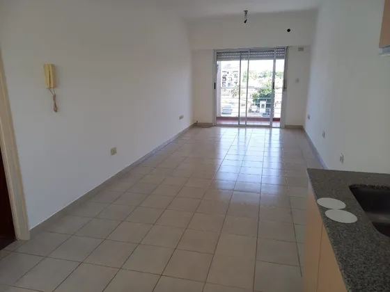 Venta Monoambiente  Divisible En Saenz Peña 32 Mts