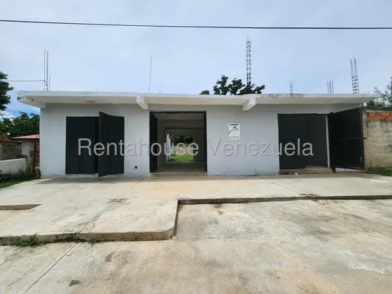 Inversion Segura! Maximiza Tu Capital Con Este Terreno De 322 M2 Que Incluye 3 Amplios Locales Comerciales En Obra Gris, Ideales Para Cualquier Actividad Economica.