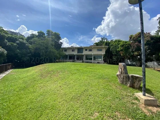Tg Majestuosa Casa En Venta En Valle Arriba Con Privilegiada Ubicación, Cuenta Con Piscina. Excelente! 25-12214 Ys 