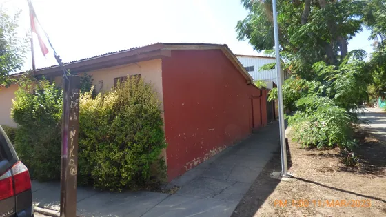 Casa Esquina  3d + 1 Baño + Estac Cercana A Marathon
