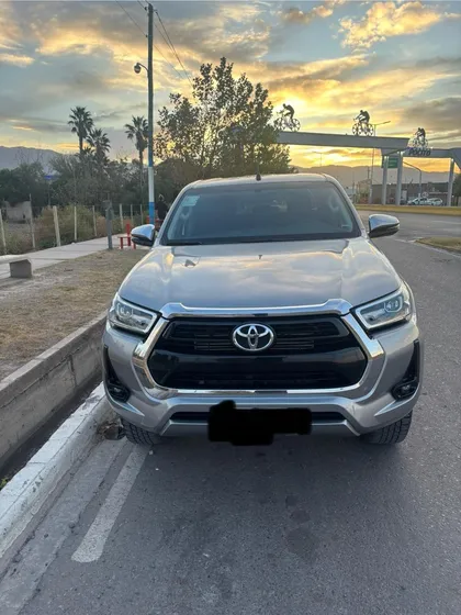 Toyota Hilux Pick-up 2.8 Cd Srv 204cv 4x4 At