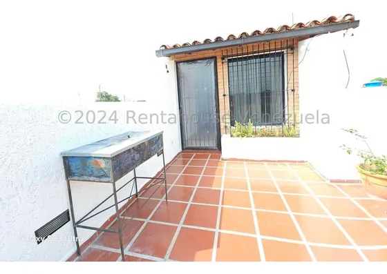 Anexo En Alquiler Urb Roraima La Morita 1 Maracay Con Servicios Incluidos Kg:24-26260