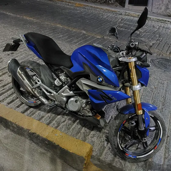 Azul