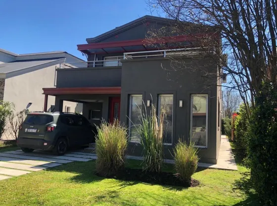 Casa En Venta En Country Banco Provincia - 4 Ambientes!