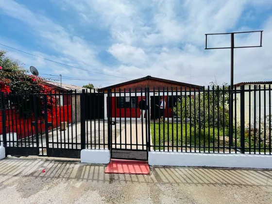 Excelente Propiedad Comercial En Av. Islon, La Serena