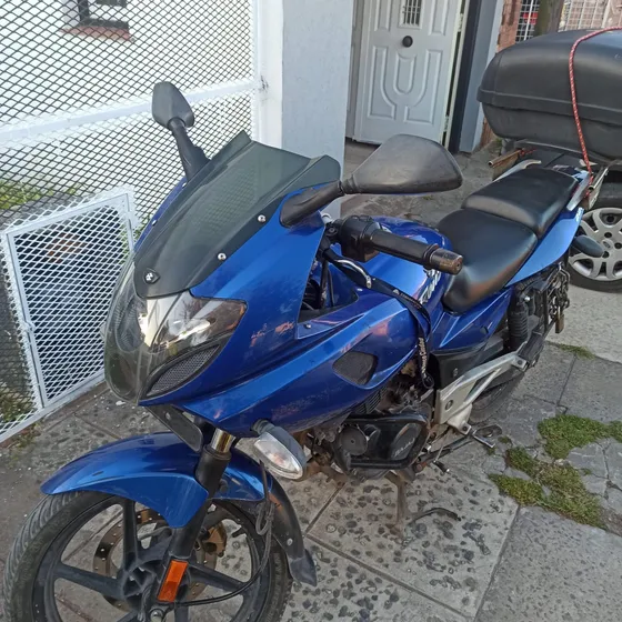 Bajaj Rouser 220f