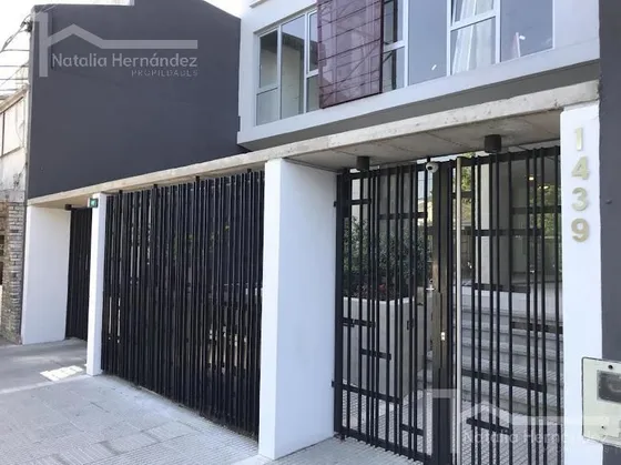 Departamento 2 Ambientes Con Cochera En Banfield.