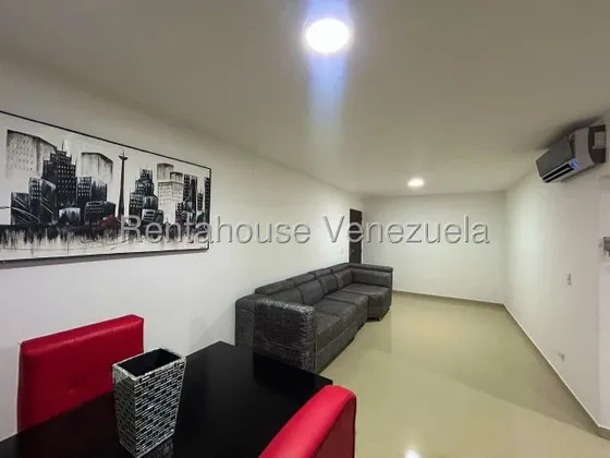 Erika Armeya Vende, Apartamento Amoblado Y Con Planta Electraica En La Urbanizacion Ciudad Roca De Barquisimeto. Flex: 25-18521