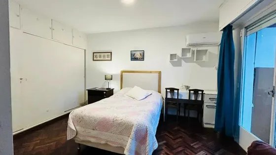 Apartamento En Alquiler Amoblado De Dos Dormitorios Con Garaje En Punta Carretas