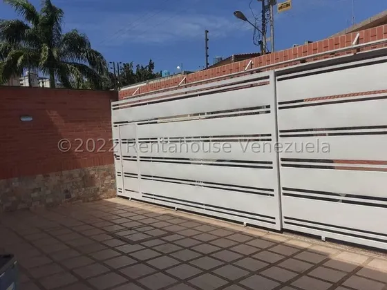 Townhouse En Venta Ubicado En Quintas Del Norte Naguanagua Carabobo 24-20426 Eloisa Mejia