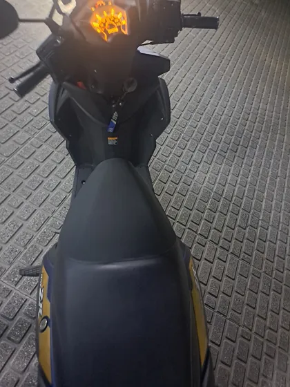 Azul Mate Con Negro Placa Y Tarjeta Dos Llaves  No Debe Nada