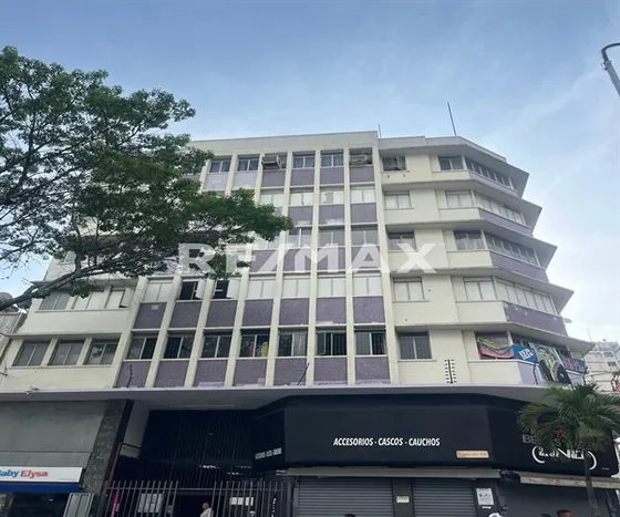 Alquiler De Oficina Comercial En Capitolio 107mts/1b