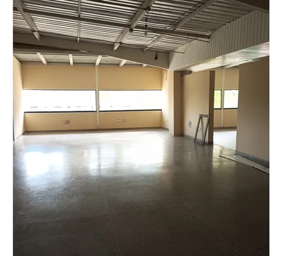 Alquiler De Local Comercial  No. 6865217