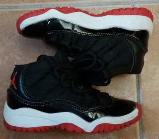 Jordan 11 charol sale