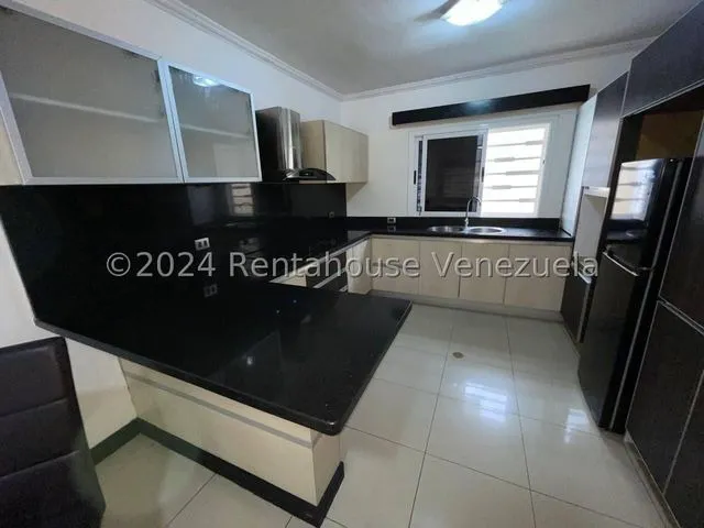 Daniela Linarez Vende Casas Hermosa Ubicada En Exclusivo Urbanismo De La Av Ribereña Cabudare Con Acabados De Primera Bellas Areas Comunes 154m2 Con Todos Los Servicios Basicos