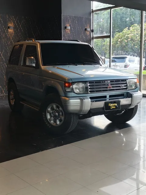 Mitsubishi Montero Dakar 4x4