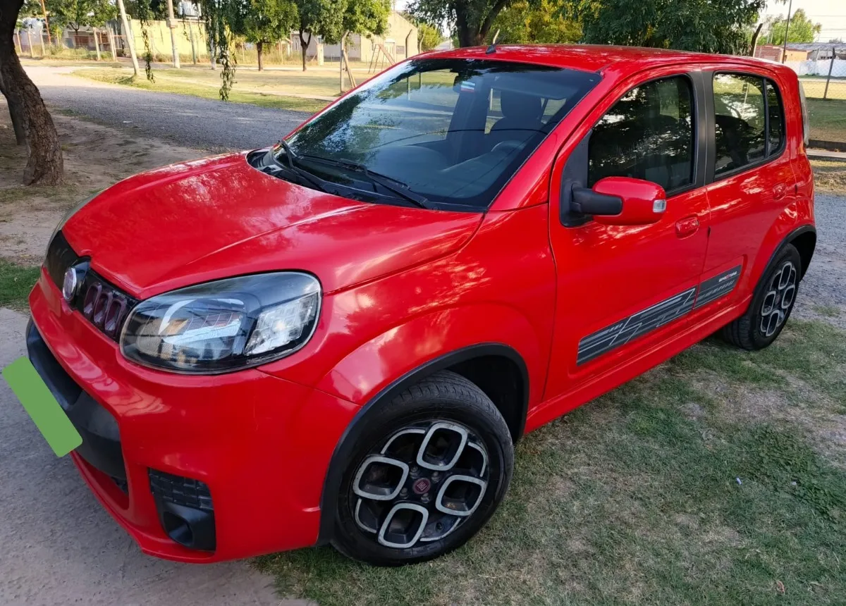 Fiat Uno Sporting 2016 Car with 1.4L Engine541667503501496322