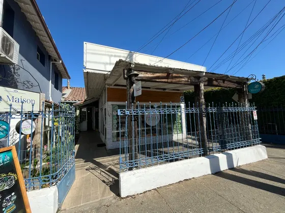 Plaza De Armas Linares, O'higgins, Independencia, Comercial