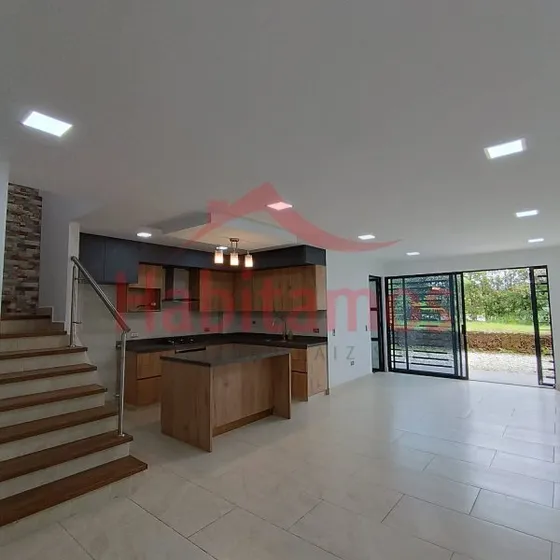 Casa En Venta En Rionegro - San Antonio De Pereira Cod 68002