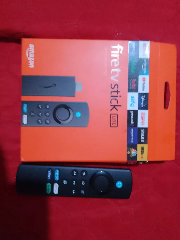 Fire tv Stick Fire TV Stick Lite Edición 2022 B091G4YP57 2.ª  generación de voz Full HD 8GB negro con 1GB de memoria RAM