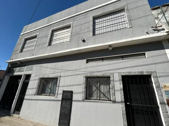 Venta Llavallol Casa 1 Dormitorio Con Cochera Cubierta + Dpto 2 Amb Pb + Dpto 3 Amb Pa! Apta Crédito!