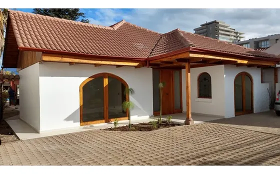 Venta-arriendo Casa 4d 4b Piscina Centro Los Andes