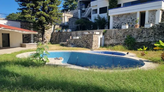 Casa En Fraccionamiento Lomas De Cuernavaca