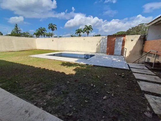 Nathaly Bastidas - Casa En Venta Colinas De Guataparo Calle Cerrada
