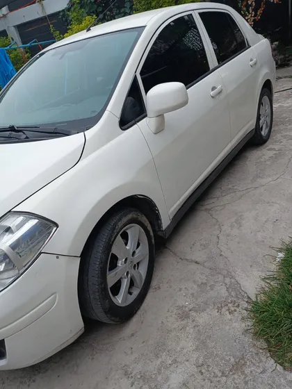Nissan Tiida 1.8 Advance Sedan Mt