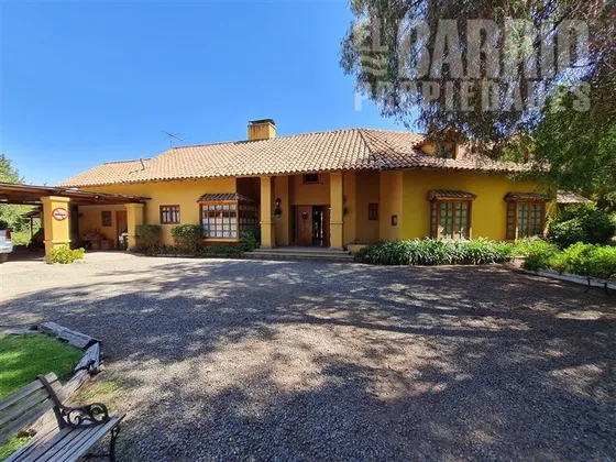Casa En Venta De 4 Dorm. En Colina