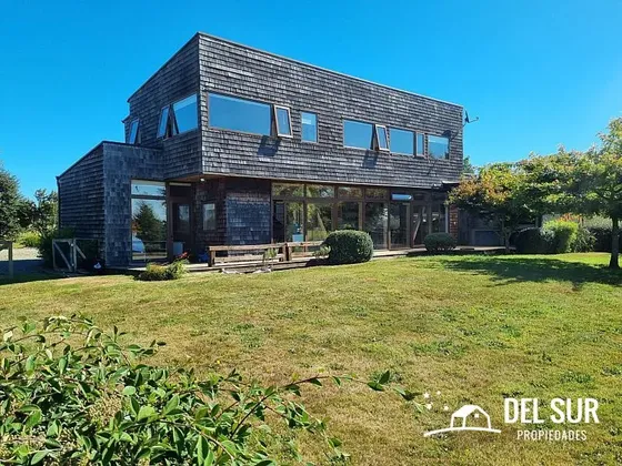 Casa Moderna Con Diseño Sureño, En Parcela Vista Volcanes