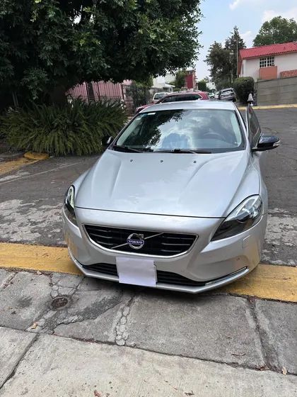 Volvo V40 1.6 Momentum T4 Cross Country Mt