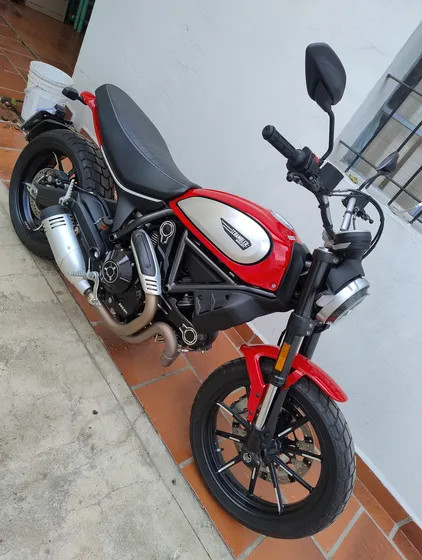 Ducati Scrambler Icon 800