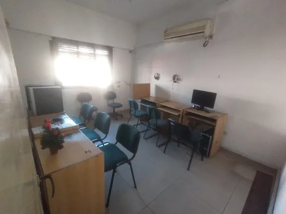 Departamento De 4 Ambientes En El Centro De Morón, Uso Múltiples (oficina)