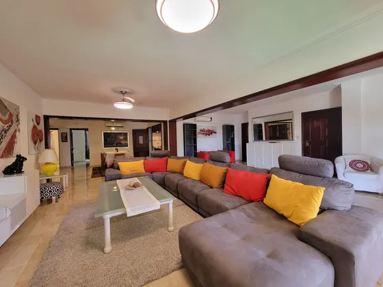Apartamento De 3 Habitaciones En La Anacaona