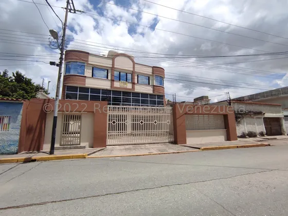 Se Vende Edificio En El Centro Cagua Fvina #23-16446