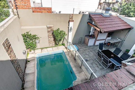 Ph Tipo Casa 4 Ambientes Con Quincho, Patio Y Terraza En La Mejor Zona De Liniers  