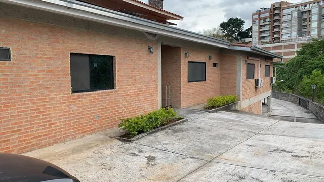 Venta De Casa Inifamiliar De Una Planta Ubicada En Colinas De La Lagunita Yc