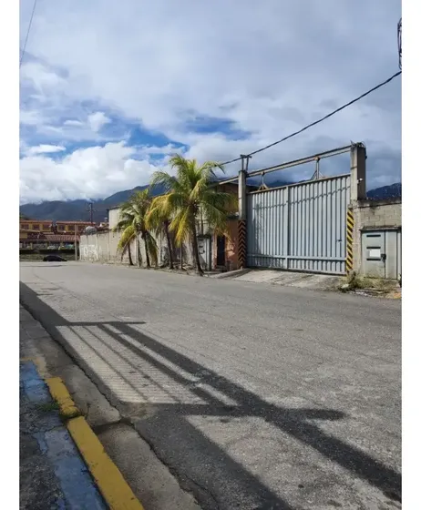 Se Alquila Terreno 3920m2. Guatire.