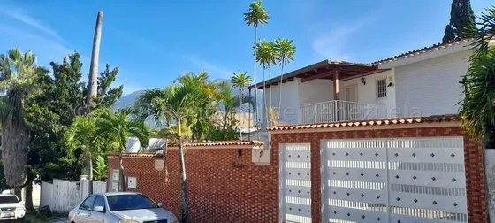Casa En Venta, Ubicada En La Urbanizacion El Cafetal Mls #24-5998
