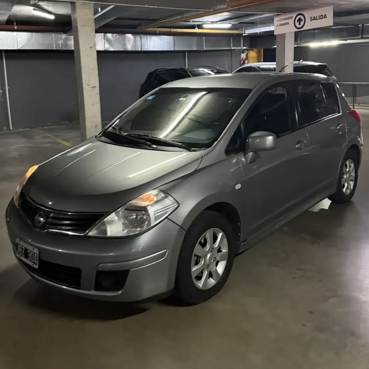 Nissan Tiida 1.8 Visia