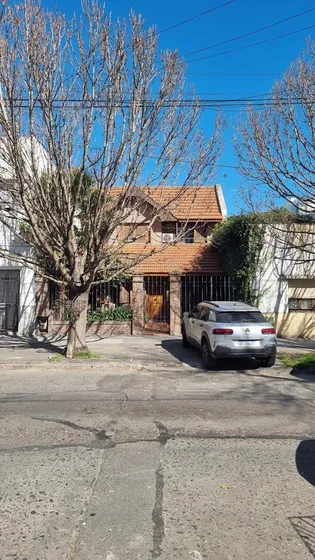 Casa  En Alquiler En La Plata,  G.b.a. Zona Sur