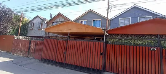 Casa En Venta De 3 Dorm. En Maipú