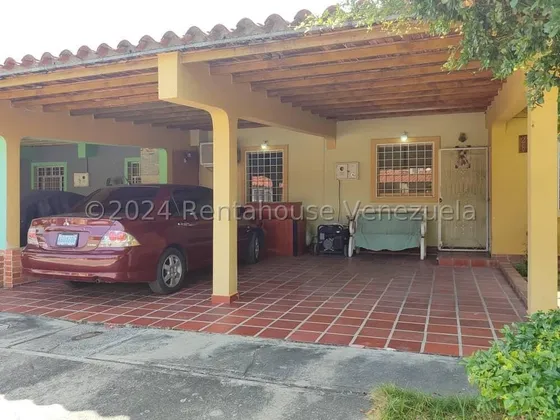 José Trivero Vende Linda Casa Ubicada En Urbanización Privada De Cabudare