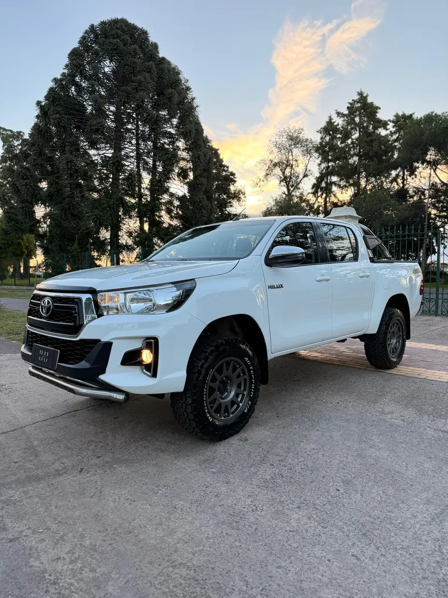 Toyota Hilux Pick-Up 2.8 Cd Srv 177cv 4x4